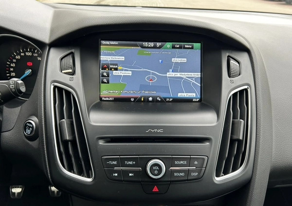 Ford Focus cena 38900 przebieg: 147000, rok produkcji 2015 z Wałbrzych małe 742